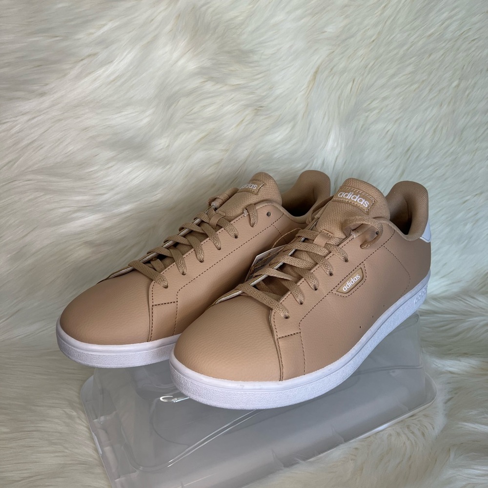 Adidas Men's Low-Top Sneakers in Beige and White
